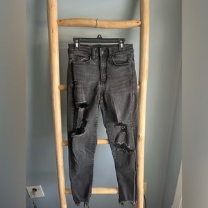 American Eagle dark wash skinny jeans. High rise.